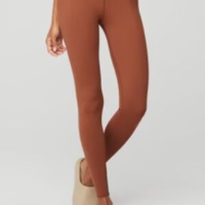 ALO Yoga Airbrush Leggings in Rust